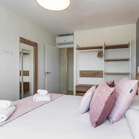 Sur Perla 7 Apartment